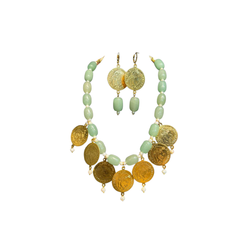 Pierre d’agate et perles Louiz avec motif plaqué or