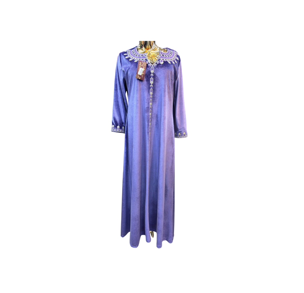 Robe d'hôtesse violette avec volant et broderie