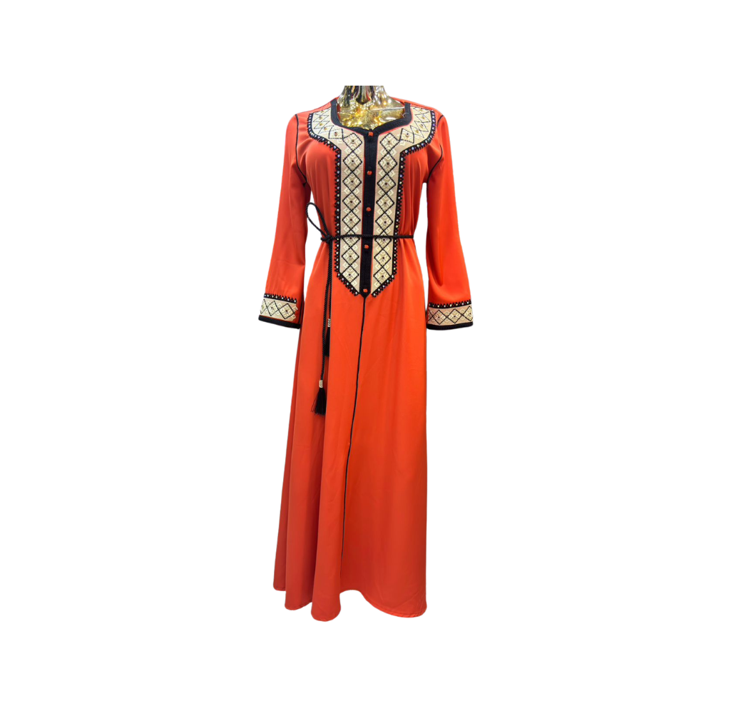 Robe d'hôtesse orange style qatari avec broderie