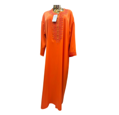 La Robe d'hôtesse orange style arabesque avec broderie
