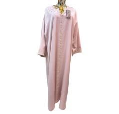 Robe d'hôtesse rose style arabesque