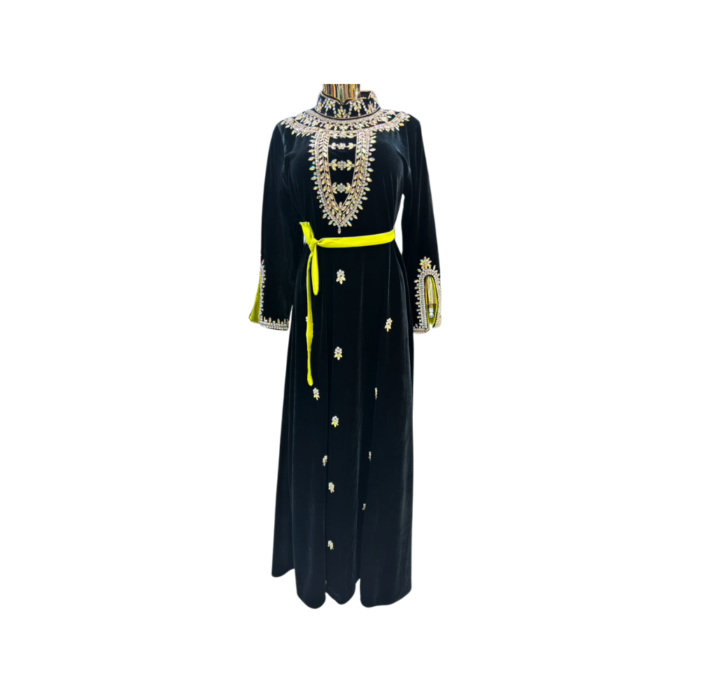 Robe d'hôtesse royale style mokhour imarati noir perlé