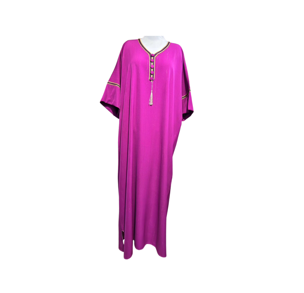 Robe d'intérieure rose avec boutons