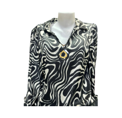 Chemisier à rayures zébré noir et blanc avec collier