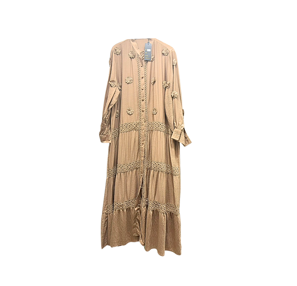 Robe longue avec broderie et motifs fleuris