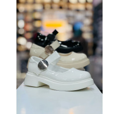 Chaussures vernis à boucle pour fille