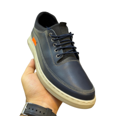 Chaussure de ville bleue foncèe