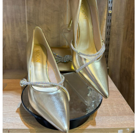 Escarpins à strass – Les Jolie Shoes