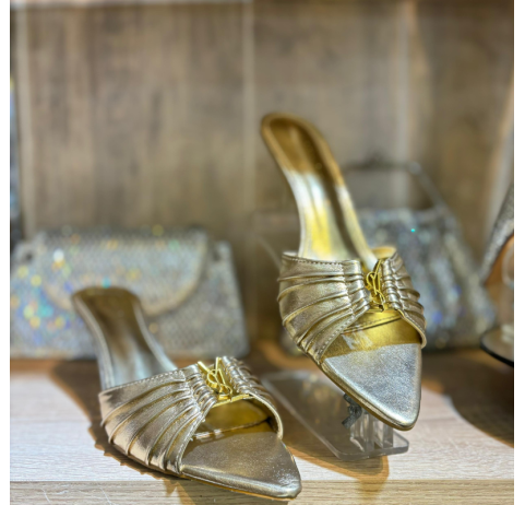 Mules élégantes doré YSL