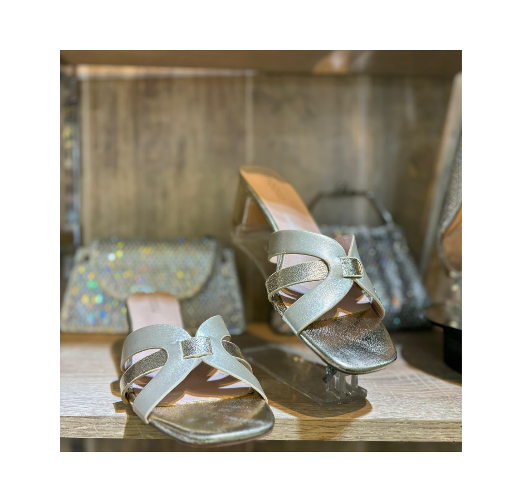 Mules élégantes doré Mules élégantes doré