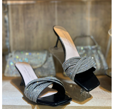 Mules élégantes noir a strass 