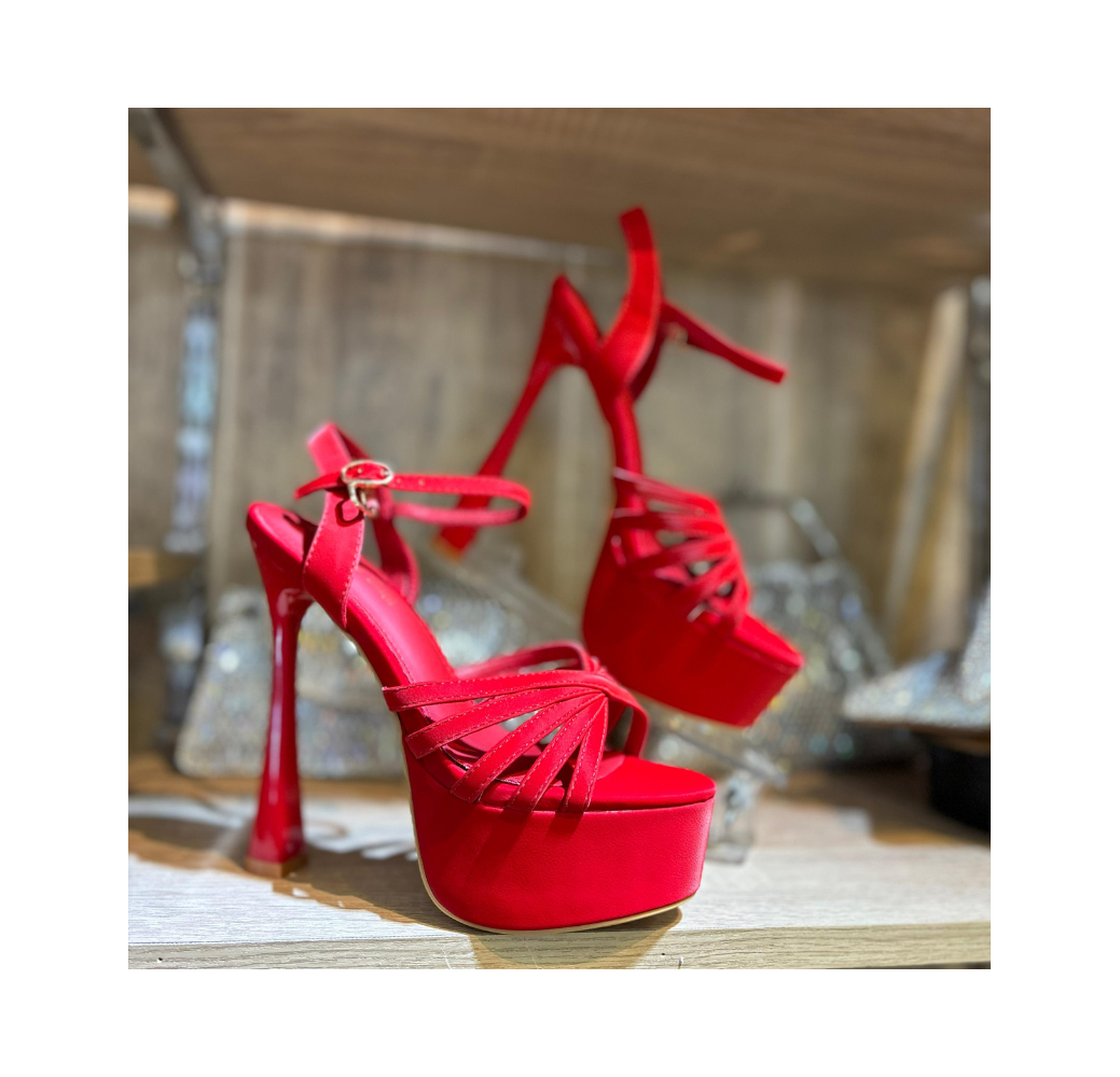 Sandales à plateforme satinées rouge Sandales à plateforme satinées rouge