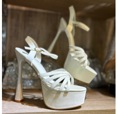 Sandales à plateforme satinées blanches
