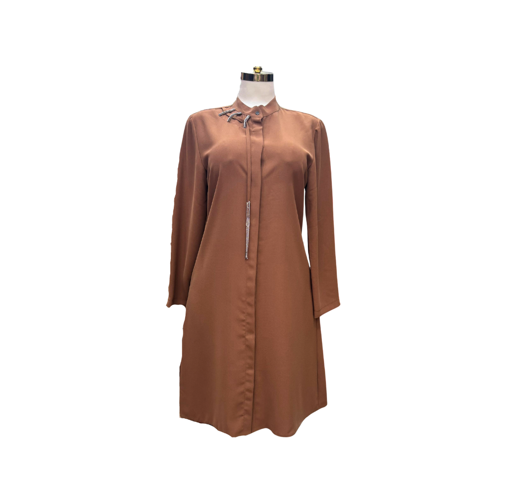 Liquette mi-longue marron avec strass Liquette mi-longue marron avec strass