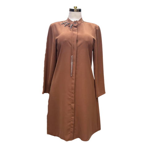 Liquette mi-longue marron avec strass
