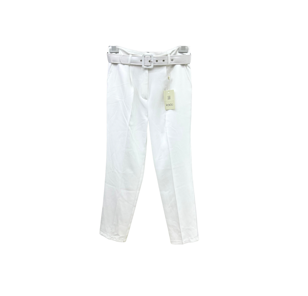 Pantalon classique blanc cintré avec ceinture Pantalon classique blanc cintré avec ceinture