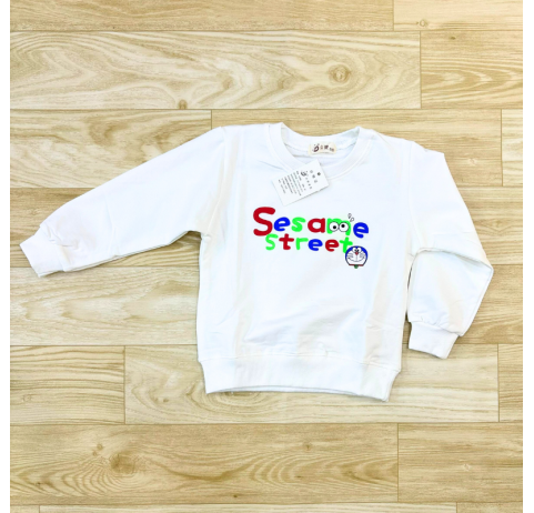 Pull garçon blanc avec dessin coloré