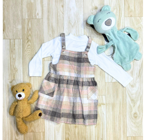 Ensemble robe a carreau et pull