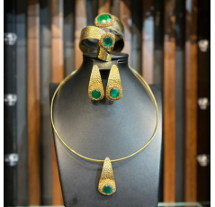 Parure en agate rincé avec de l’or