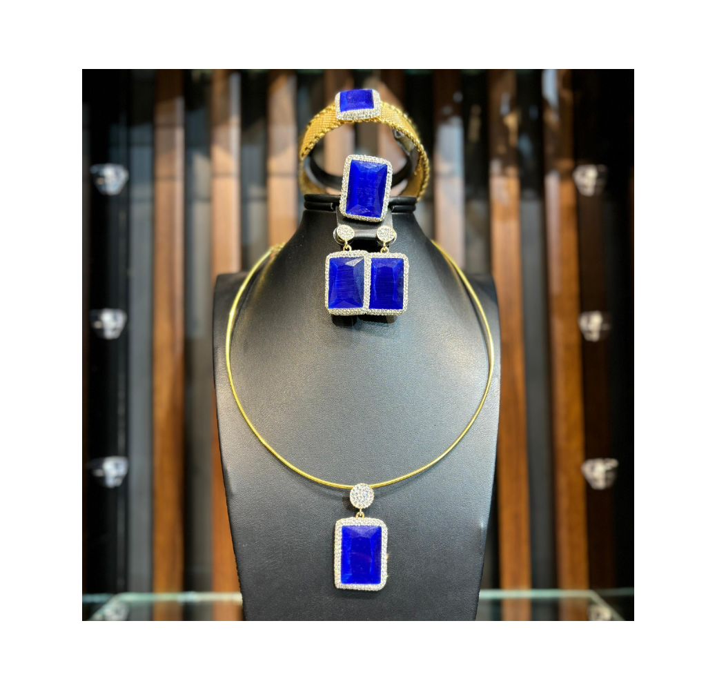 Parure en pierre d’ambre naturelle et rincé avec de l’or