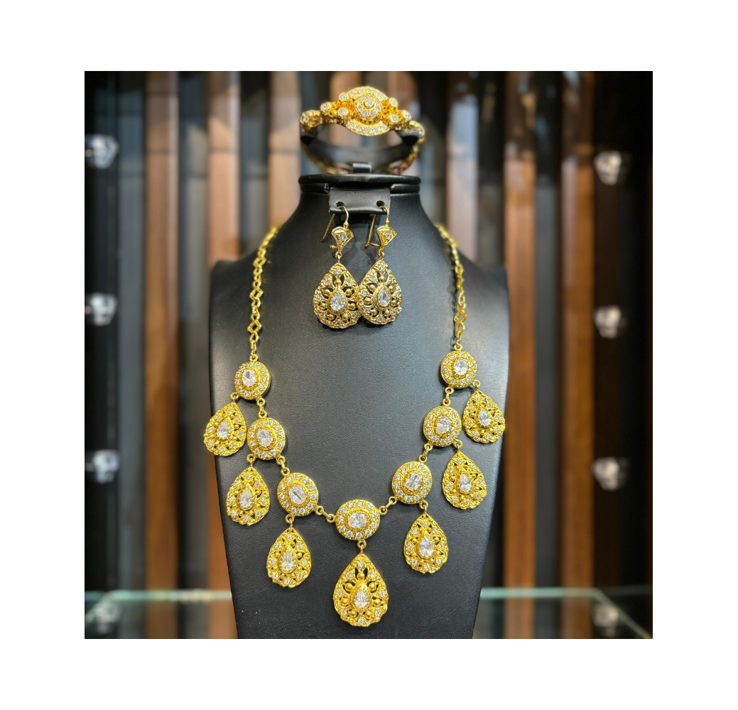 Parure traditionnelle moderne en argent rincé avec de l’or et pierre naturelle Parure traditionnelle moderne en argent rincé avec de l’or et pierre naturelle