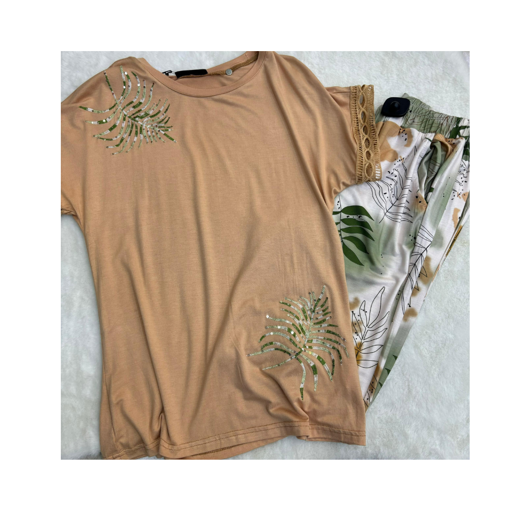 Pyjama haut beige et pantalon imprimé