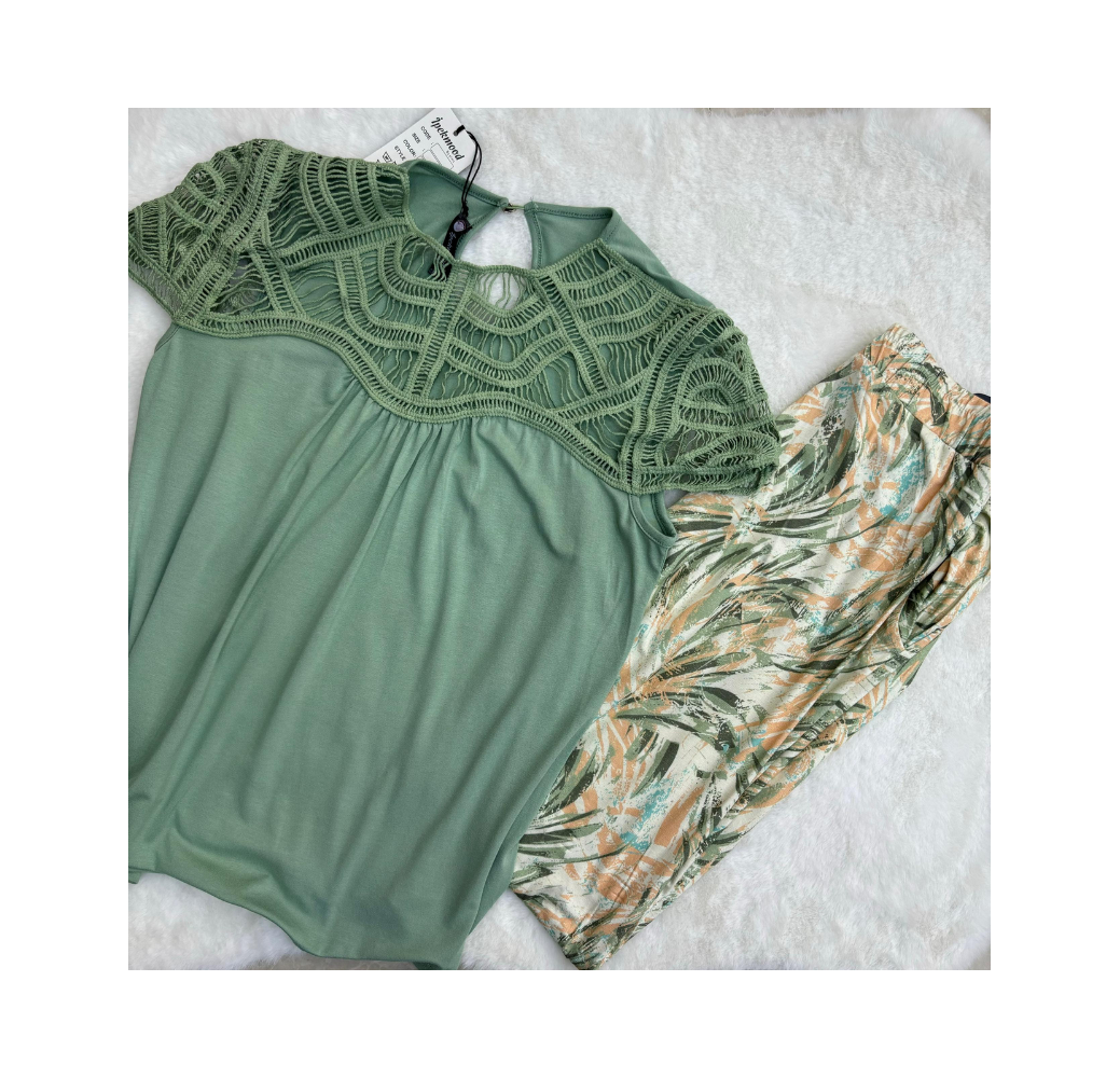 Pyjama haut vert pantalon imprimé Pyjama haut vert pantalon imprimé