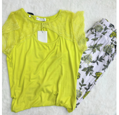 Pyjama haut jaune pantalon imprimé
