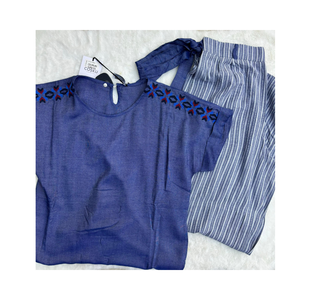 Pyjama bleu pantalon a rayures Pyjama bleu pantalon a rayures