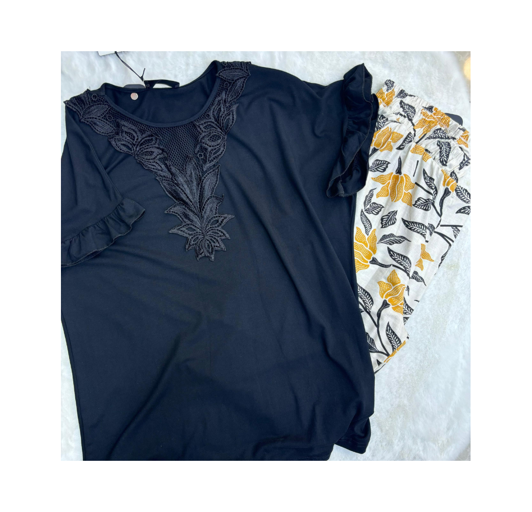 Pyjama haut noir pantalon imprimé Pyjama haut noir pantalon imprimé