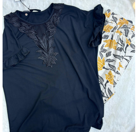 Pyjama haut noir pantalon imprimé