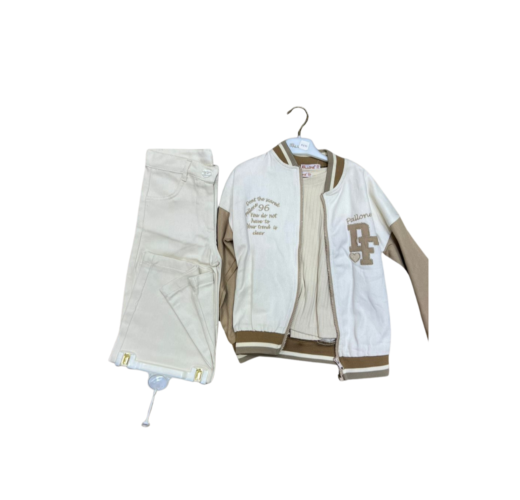 Ensemble complet : veste, haut et pantalon