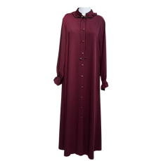 Hijab Long Femmes avec Col et Boutons grenat – Bahdja Boutique