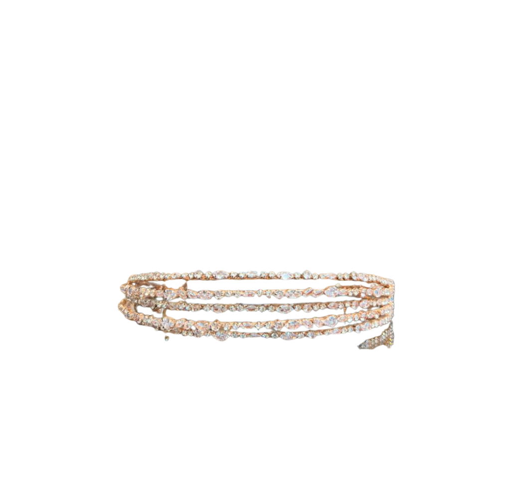 Couronne fabriquée avec du tissu et du coton pur.