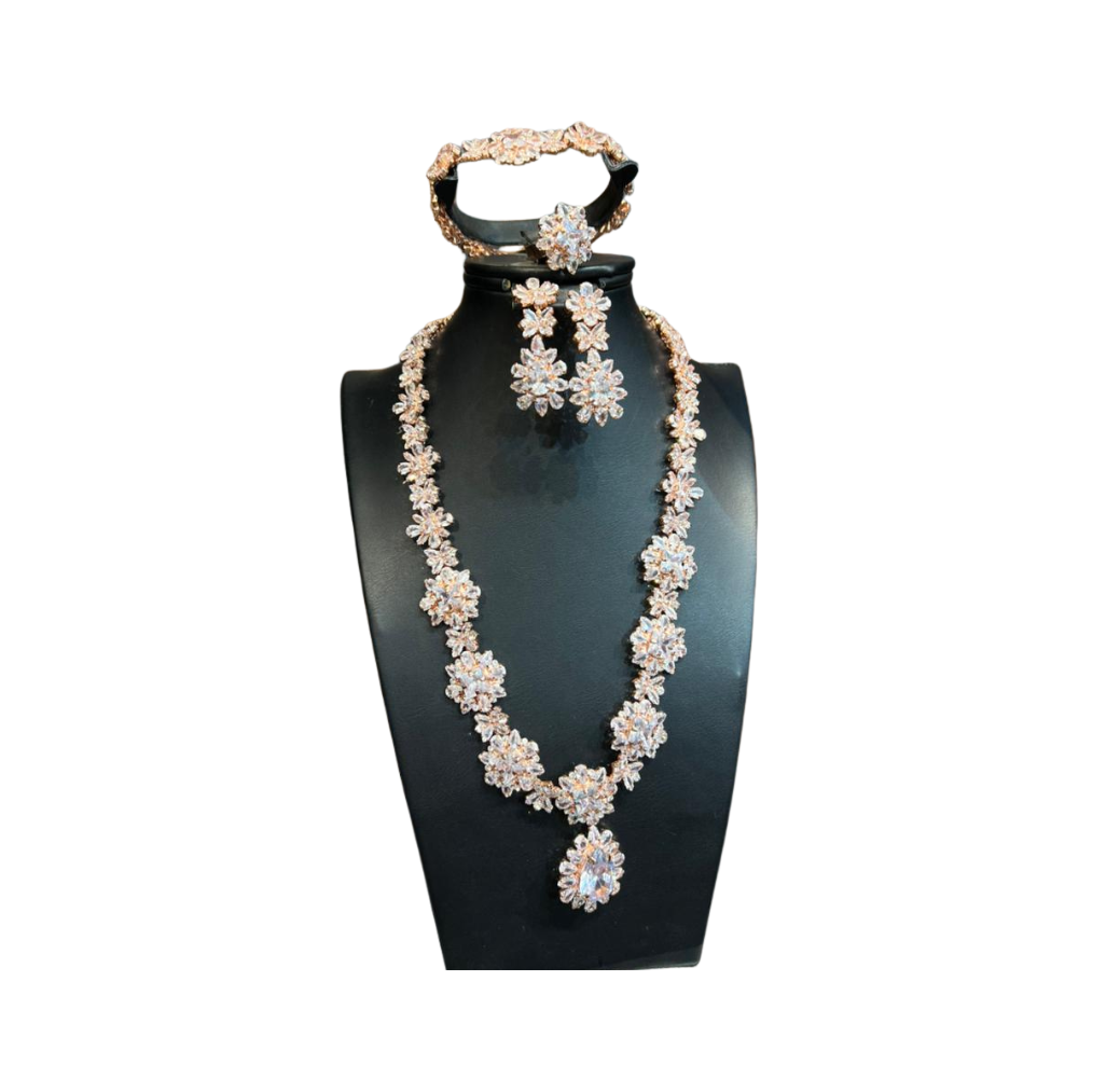 Parure fabriquée avec du zircon pur.