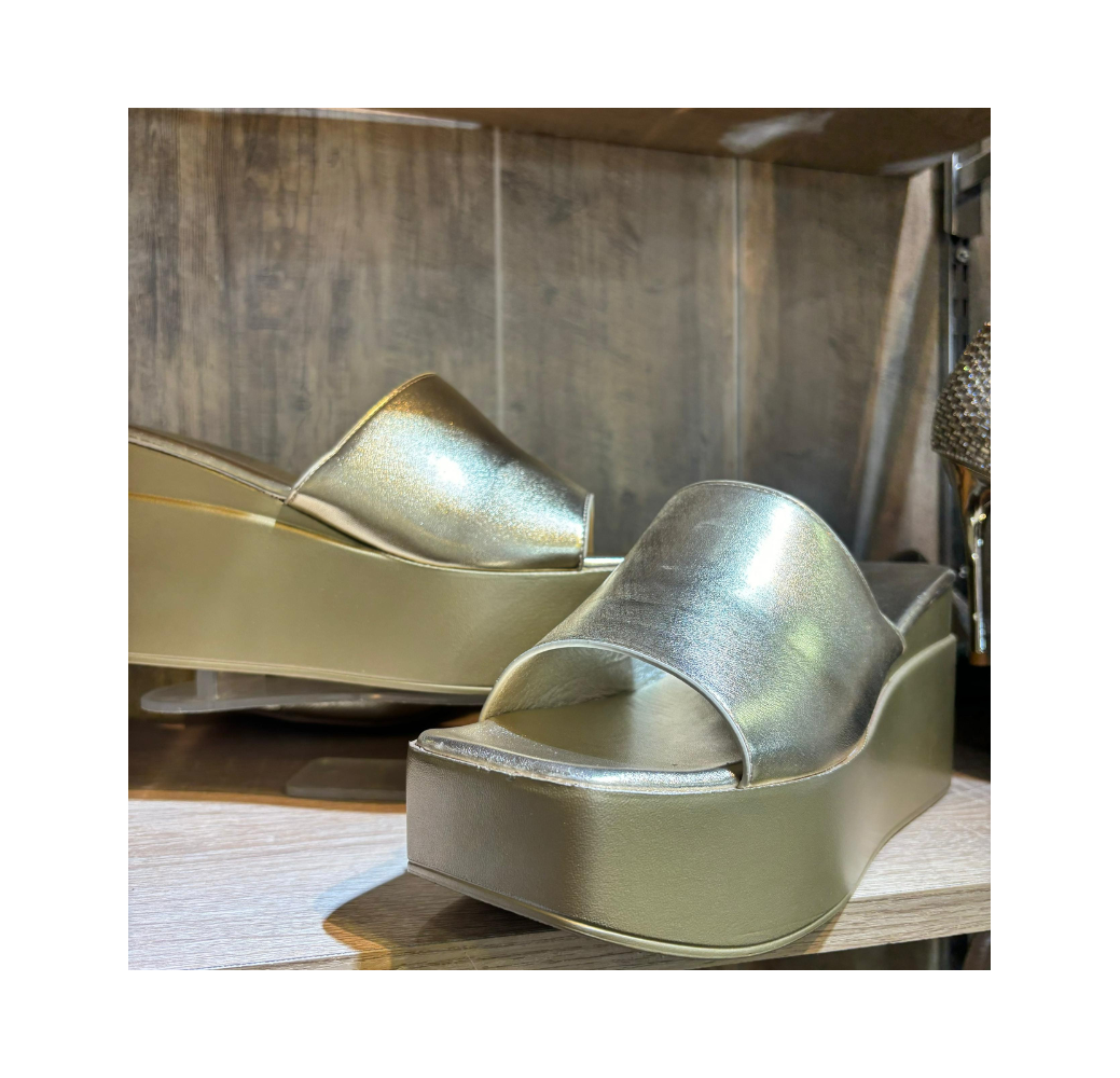 Mules à plateforme doré femmes – Les Jolies Shoes