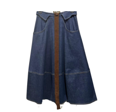 Jupe en jean avec sa ceinture marron