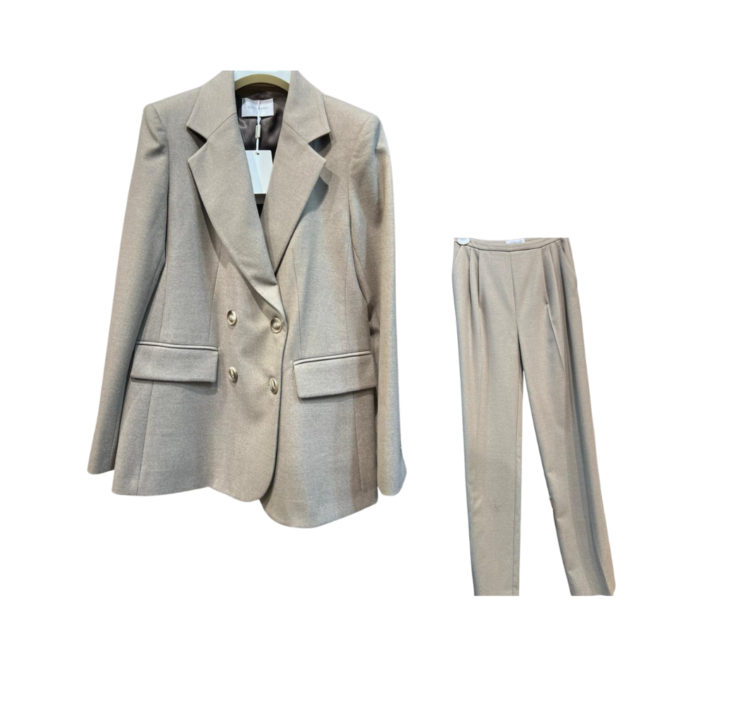 Ensemble classique beige